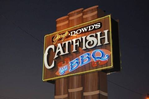 Indulge In The Area's Best Catfish At Dowd's Catfish & BBQ In Missouri, A Bayou-Themed Eatery