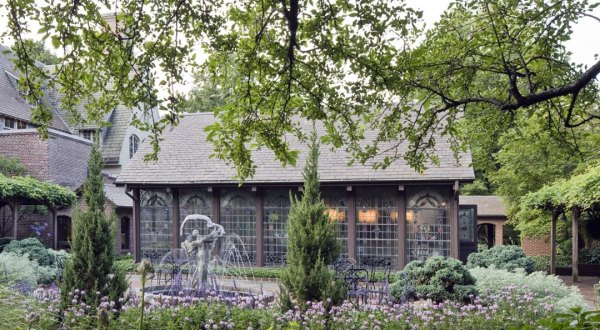 The Greenhouse In Wisconsin Is A Secret Garden Restaurant Surrounded By Natural Beauty