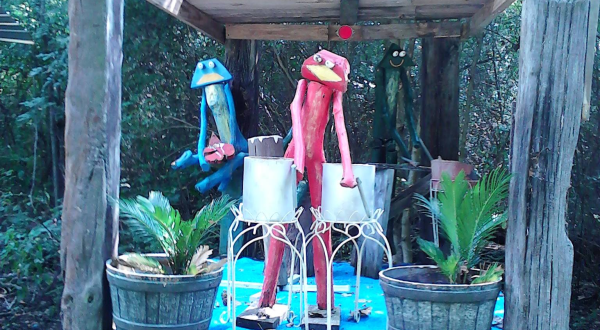 Frog Farm In Mississippi Just Might Be The Strangest Roadside Attraction Yet