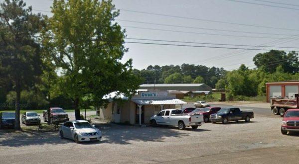 This Tiny Shop In Mississippi Serves A Sausage Sandwich To Die For