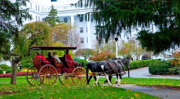 Take A Carriage Ride Through A Mountain Resort For A Truly Unique West Virginia Experience