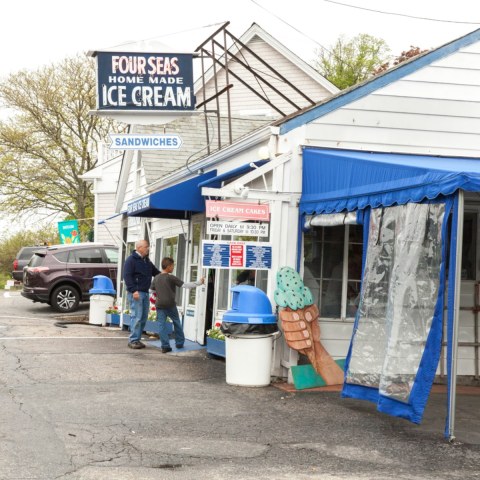 Four Seas Is An Award-Winning Massachusetts Ice Cream Shop With 50 Dreamy Flavors