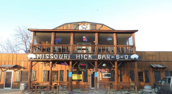 A Classic BBQ Joint On Route 66, Hick Bar-B-Que Oozes Rustic Charm And Boasts A Delicious Menu