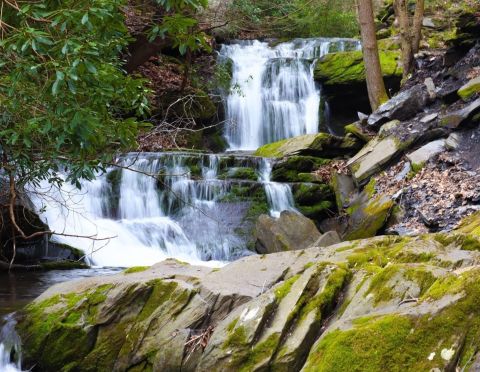 Plan A Visit To Lower Slateford Creek Falls, Pennsylvania's Beautifully Clear Waterfall