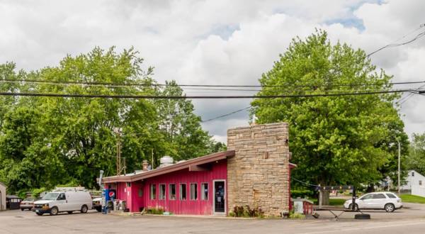 Porky’s Drive In Has Been Serving Ohioans Burgers, Fresh Cut Fries, And Homemade Milkshakes Since 1949