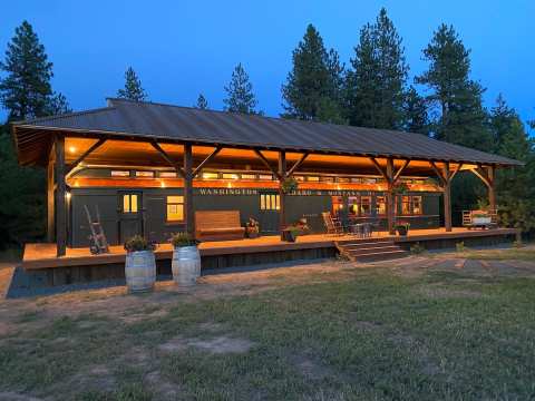 Spend The Night In An Authentic 1909 Train Carriage In Middle-Of-Nowhere Idaho