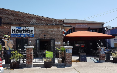 Home Of The 12-oz Harbor Burger, The Harbor Near New Orleans Shouldn't Be Passed Up