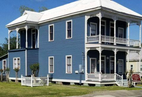 Enjoy Nothing But Peace And Quiet With A Stay At The St. Peter House, A Century-Old Vacation Rental In Louisiana
