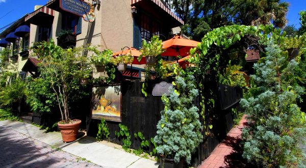 The Goblin Market In Florida Is A Secret Garden Restaurant Surrounded By Natural Beauty