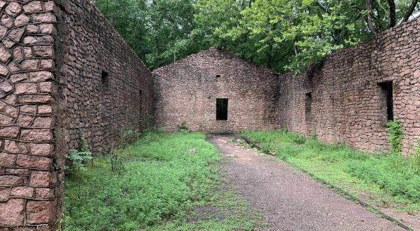 A Trip To This Little Known Historic Ruin In Missouri Is Truly One In A Million