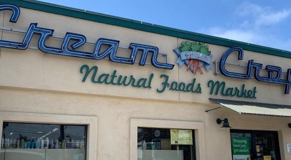 Get The Best Sandwiches And Fresh Produce At This Natural Food Market Just Blocks From The Beach In Southern California