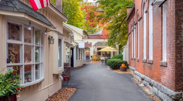 7 Small Towns In Massachusetts That Are Full Of Charm And Perfect For A Weekend Escape