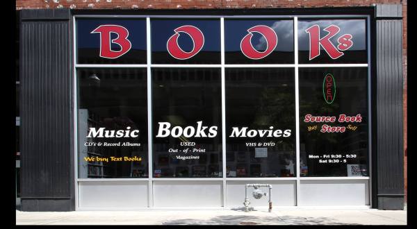 The Largest Discount Bookstore In Iowa Has More Than 100,000 Titles