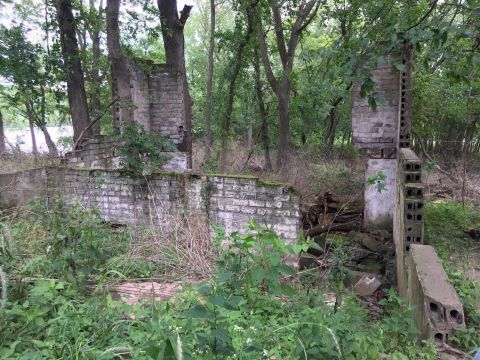 Discover Mysterious Ruins On This Island Hike In Iowa