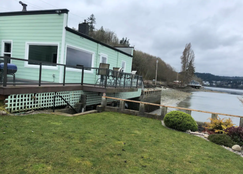 Relax Right On The Water At Anchor Down Inn In Washington