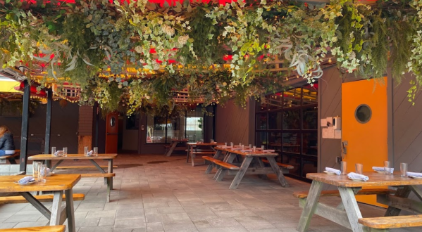 Visit This Gorgeous Garden-Themed Restaurant In Rhode Island For An Enchanting Experience