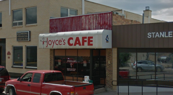 Enjoy A Small Town Home-Cooked Meal At Joyce’s Cafe In North Dakota