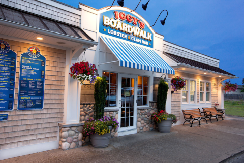 Sip And Snack Your Way Through Summer At These 5 Seaside Cafes In Rhode Island