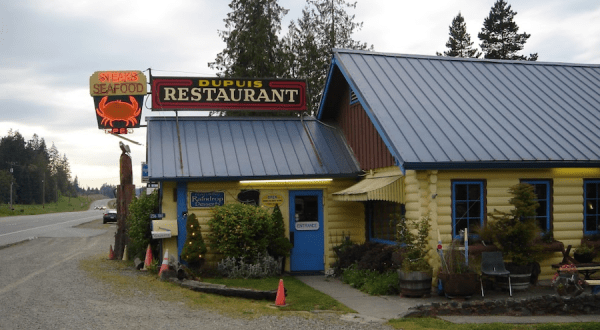 This Century-Old Log Cabin Restaurant In Washington Will Transport You To The Past