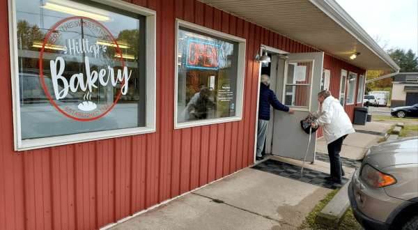 The Old-Fashioned Fried Cake Donuts At Hilltop Bakery In Michigan Will Make Your Mouth Water