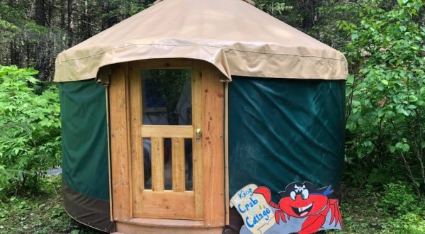 The Nauti Otter Inn In Alaska Has A Yurt Village That’s Absolutely To Die For
