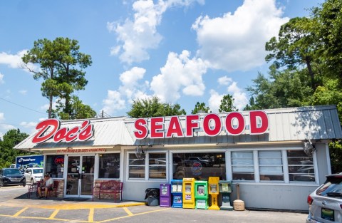 These 7 Alabama Gulf Coast Seafood Restaurants Are Worth A Visit From Any Part Of The State