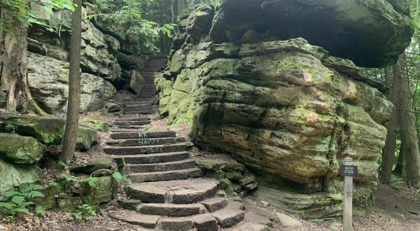 Ledges Trail and Pine Grove Trail Loop In Ohio Is Full Of Awe-Inspiring Rock Formations