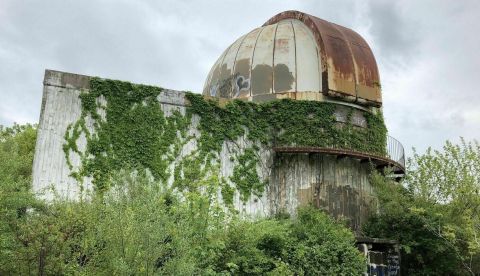 You Can Hike To An Abandoned Observatory On This Trail In Illinois