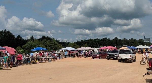 Shop ‘Til You Drop At Lee County Flea Market, One Of The Largest Flea Markets In Alabama