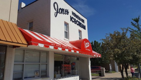 Jones Homemade Ice Cream Parlor In Michigan Is The Perfect Place For An Old-Fashioned Sweet Treat