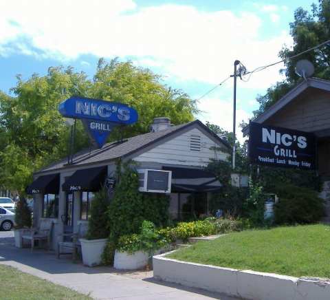 The Tiny Nic's Grill In Oklahoma Serves Burgers To Die For
