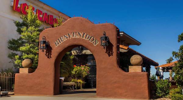 Los Cabos Mexican Grill Is An Incredible Waterfront Restaurant Everyone In Oklahoma Must Visit
