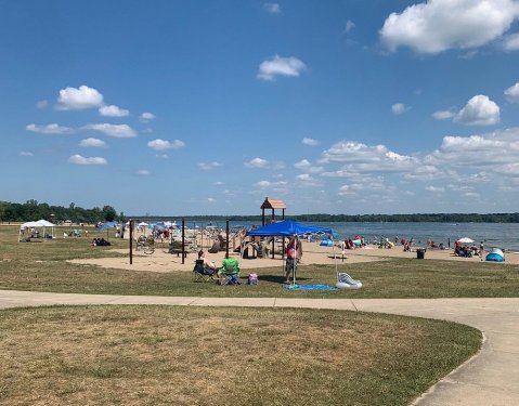 Relax On Ohio's Largest Inland Beach At Alum Creek State Park This Summer