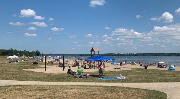 Relax On Ohio’s Largest Inland Beach At Alum Creek State Park This Summer