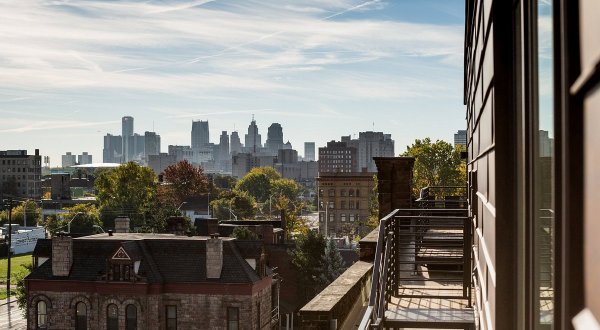 You’ll Have A Front Row View Of Downtown Detroit In These Cozy Rooftop Cabins