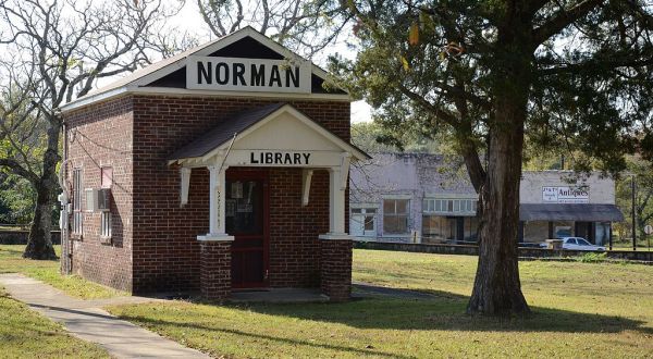 One Of The Nation’s Smallest Libraries Is Right Here In Arkansas 