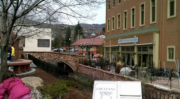 It’s Official: Colorado’s Very Own Manitou Springs Is One Of The Country’s Best Small Towns To Visit This Year