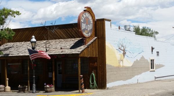 The Tiny Town Of Meeteetse, Wyoming Is Home To A Restaurant That Serves Up Remarkably Tasty Food