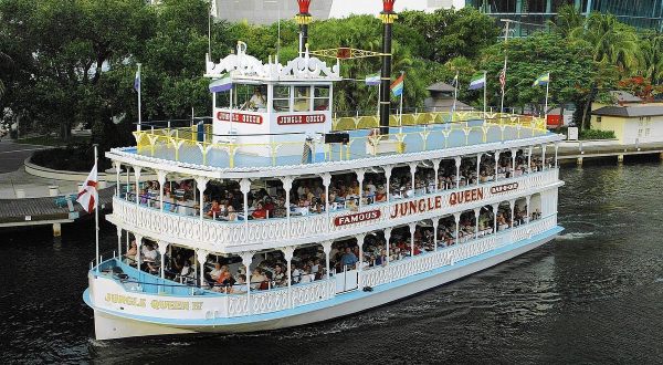 Enjoy Unlimited Barbecue & A Live Show On The Jungle Queen Riverboat Cruise In Florida