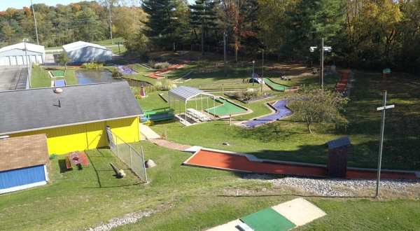 Play Glow-In-The Dark Miniature Golf And Other Yard Games At Kelly’s Dairy Bar And Miniature Golf In Ohio