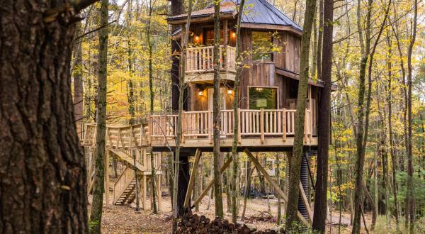 Experience A Fairy Tale Come To Life When You Stay At The Castle Themed Tree House In Ohio