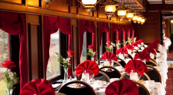 The Moonlit Train Ride At My Old Kentucky Dinner Train Will Give You An Evening To Remember
