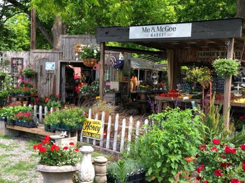 The Quirky Market In Arkansas Where You’ll Find Terrific Treasures