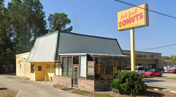 Devour The Best Homemade Donuts At This Bakery In Louisiana