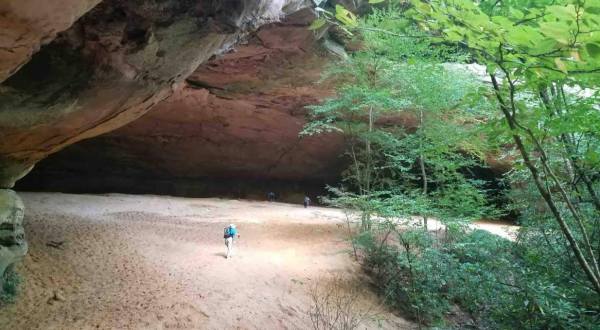 Hike To These 5 Hidden Caves In Kentucky For An Unforgettable Adventure