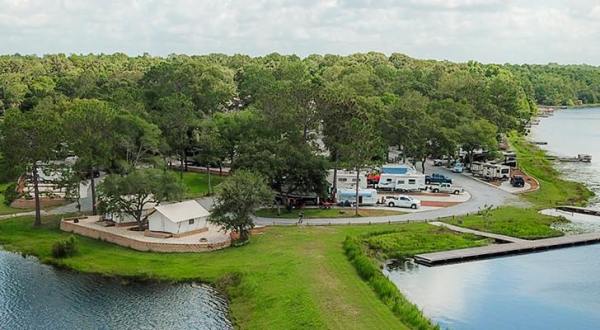 Sneak Away To Twin Lakes Camp Resort In Florida For A Waterfront Weekend Of Rest And Relaxation