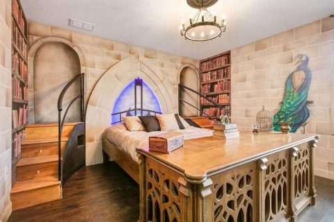 The Harry Potter-Themed Airbnb In Florida Is An Idyllic Getaway For Potterheads Of All Ages