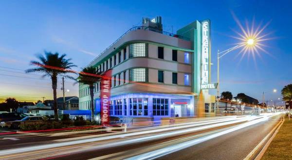 Florida’s Newly Renovated Streamline Hotel Is A Retro Adventure Just Waiting To Happen