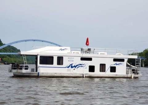 This Summer, Take An Iowa Vacation On A Floating Villa On The Mississippi River