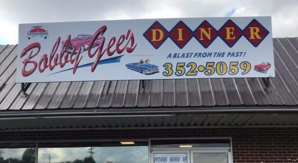 Bobby Gee’s Diner Is A Retro Diner Straight Out Of The 1950s Perfect For A Trip From Nashville